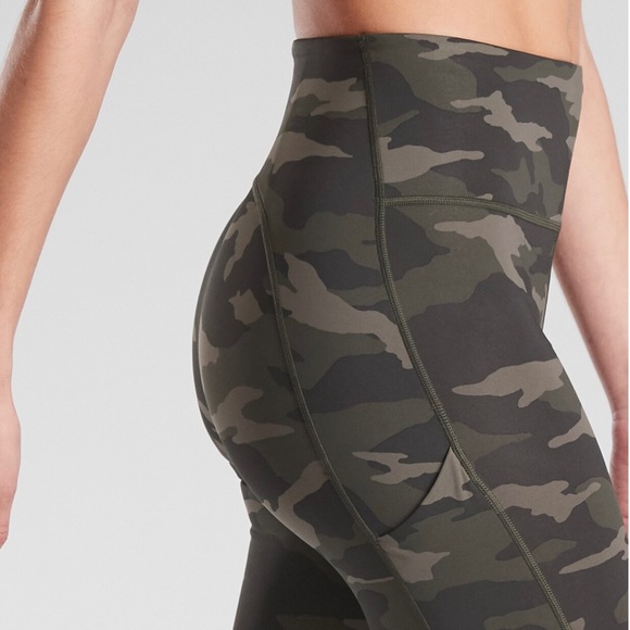 ATHLETA Ultimate Stash Pocket 7/8 Camo Tights XXS - Picture 16 of 16